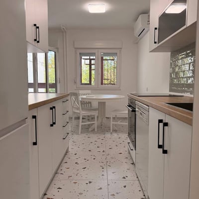 Location d’un appartement lumineux de 2 pièces, 65 m², Belgrade, Serbie